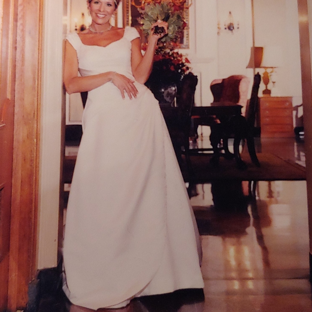 PRICED TO GO ♥❤♥EARLY MAGGIE SOTTERO WEDDING DRESS - Picture 4 of 9